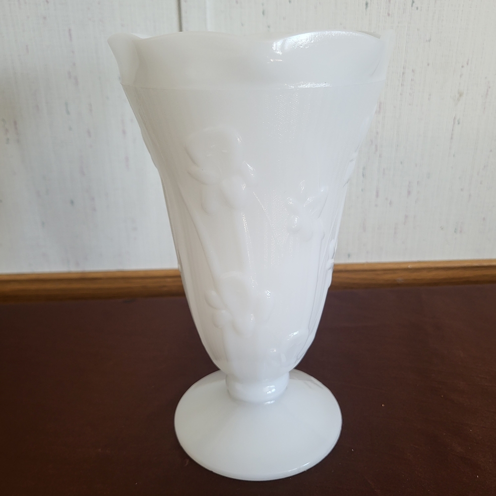 Vintage Jeanette Iris & Herringbone Milk Glass Vase Ruffle Trim